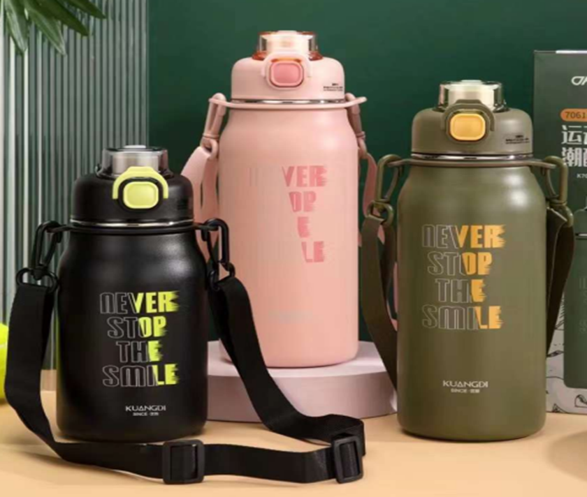 D.kadi 7050 Vacuum Bottle 1800ml - Green