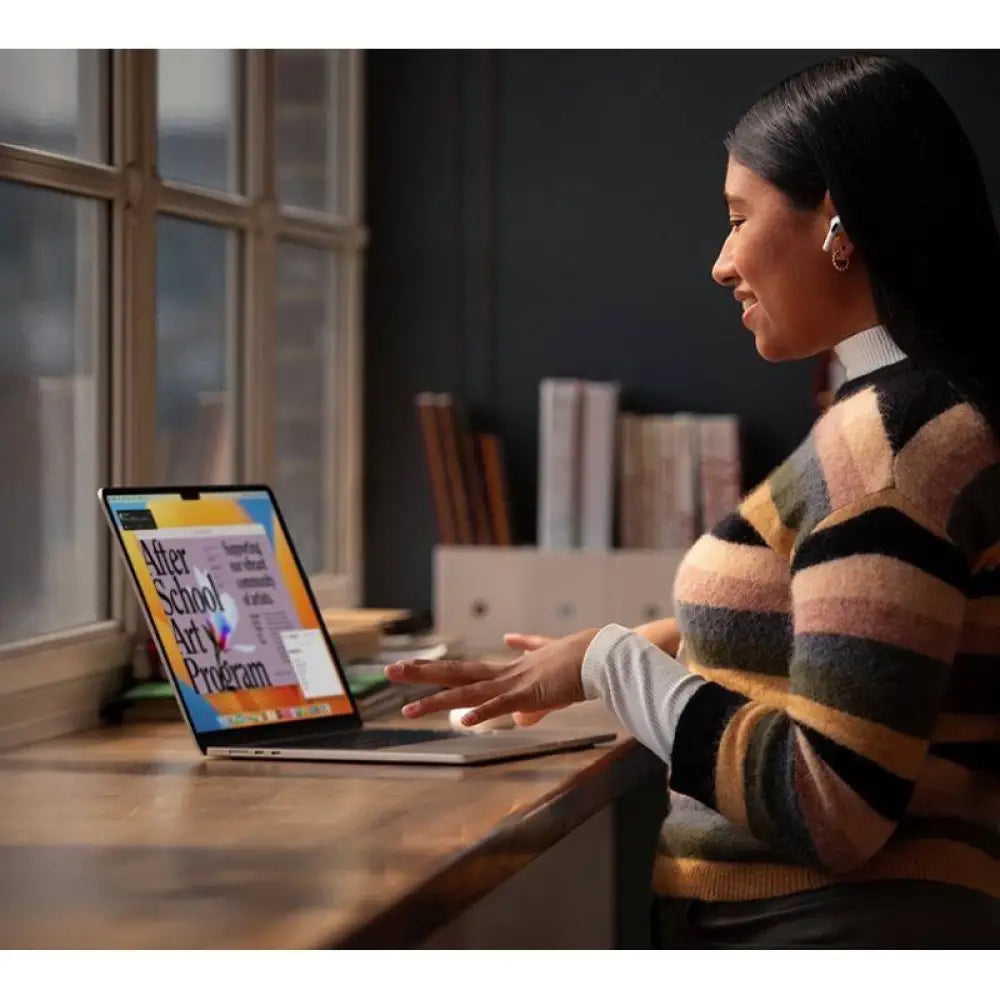 Apple MacBook Air - 15.3’’ / M2 / 8-Core CPU / 10-Core GPU / 8GB RAM / 512GB SSD / Arb/Eng / Starlight / 1YW Laptops