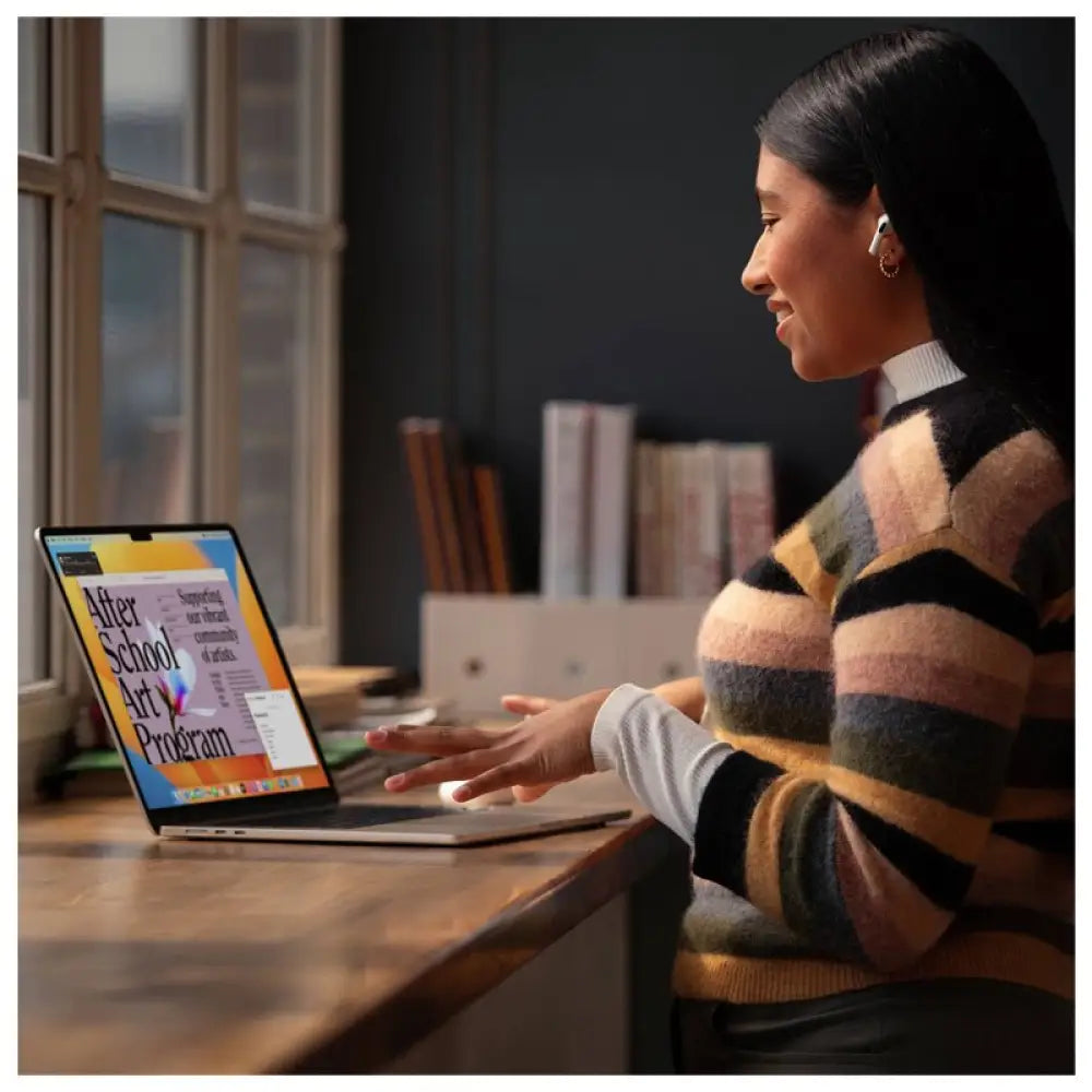 Apple MacBook Air - 15.3’’ / M2 / 8-Core CPU / 10-Core GPU / 8GB RAM / 512GB SSD / Arb/Eng / Starlight / 1YW Laptops