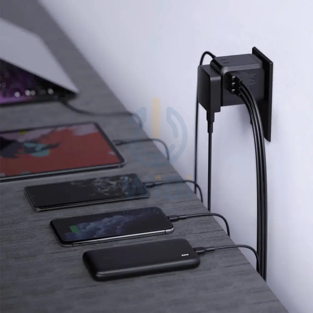 AUKEY Universal Adapter - 30W / USB / Black Accessories > Power Adapters