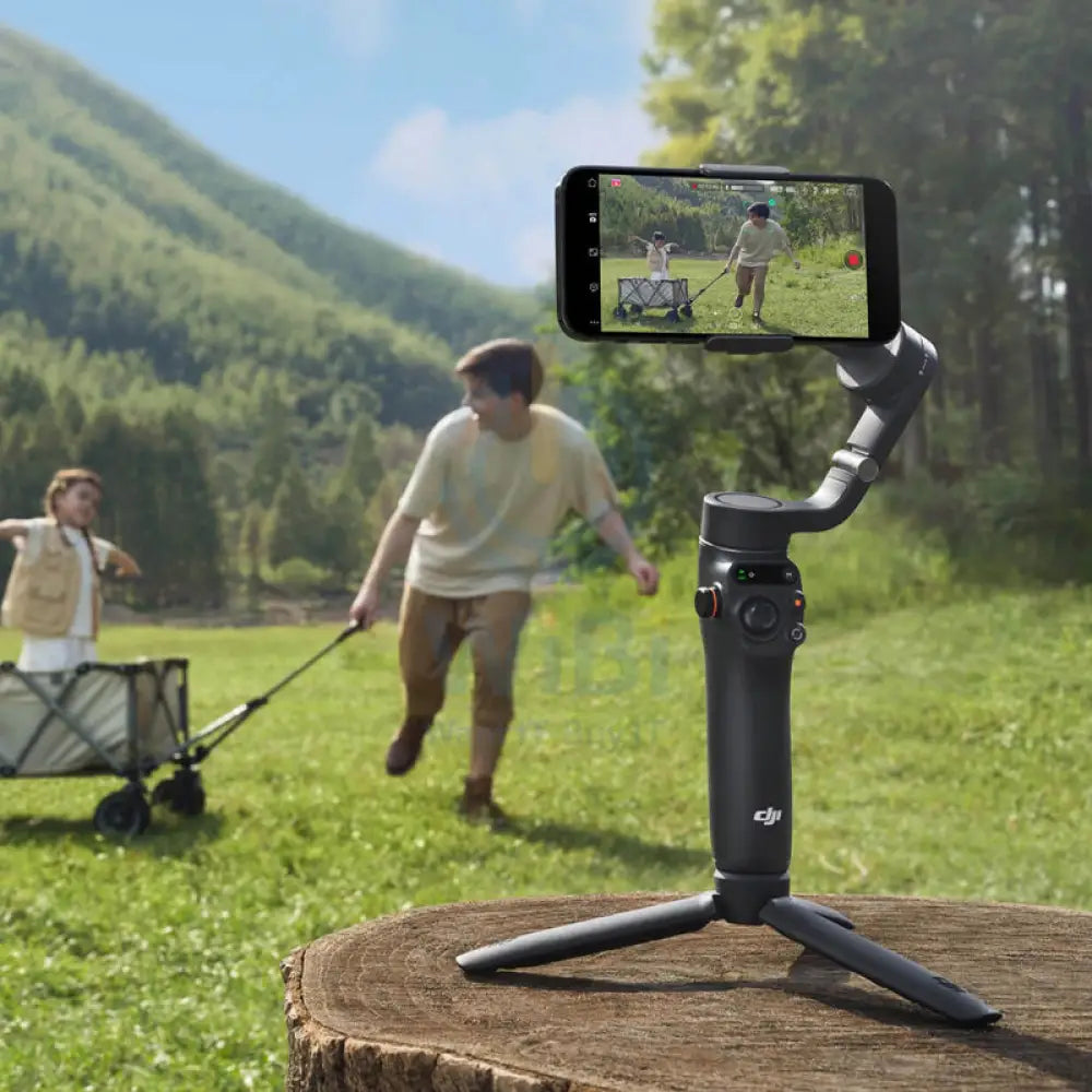 DJI OSMO Mobile 6 Smartphone Gimbal Stabilizer - 4x / 1080P / Bluetooth - Black Accessories > Cameras