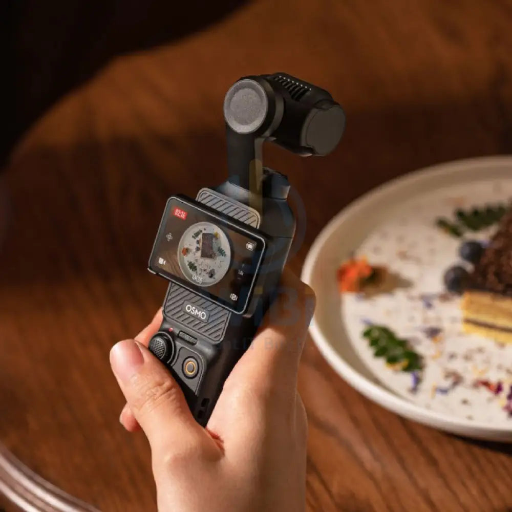 DJI Osmo Pocket 3 Standard Combo Cameras > Camcorders