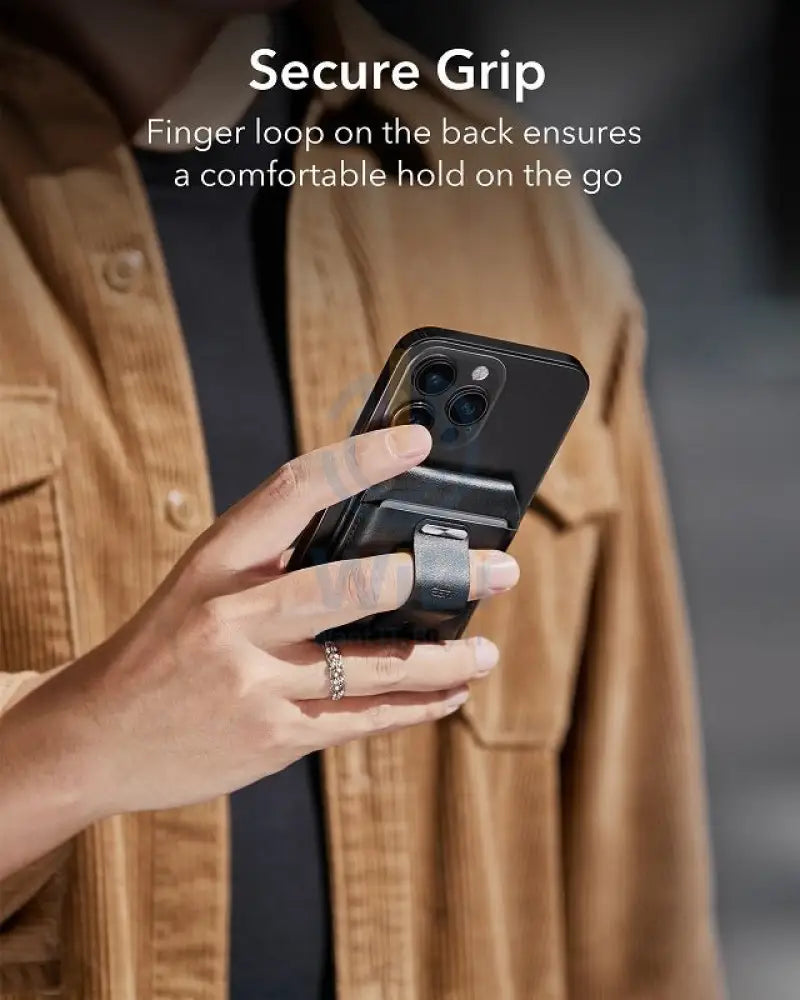 ESR HaloLock Geo Wallet Grip Stand - Midnight Black Accessories > Mobiles & Tablets > Mobiles > Mobile Holder / Stands