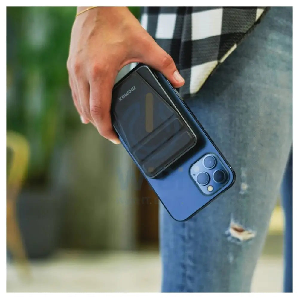 Momax Q.Mag Power 8 5000mAh Magnetic Wireless Battery Pack with Stand - 5000mAh / Grey Accessories > Power Bank
