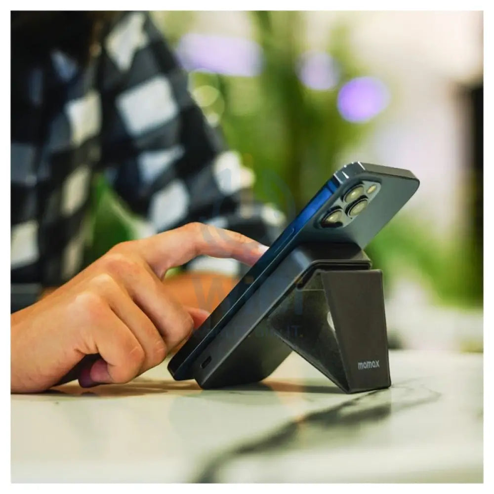 Momax Q.Mag Power 8 5000mAh Magnetic Wireless Battery Pack with Stand - 5000mAh / Grey Accessories > Power Bank