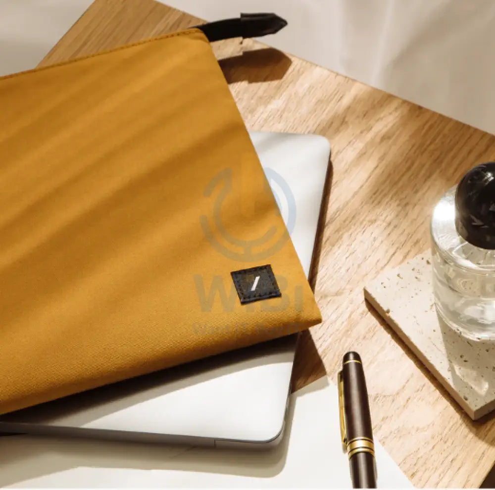 Native Union MacBook Pro 16’’ Stow Lite Sleeve - Kraft Accessories > Other Laptop Accessories