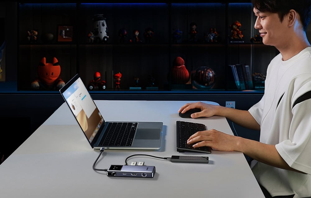 يوجرين  برو  يو اس بي موزع  إيثرنت / إتش دي إم أي  يو اس بي/ يو اس بي/ PD 100W