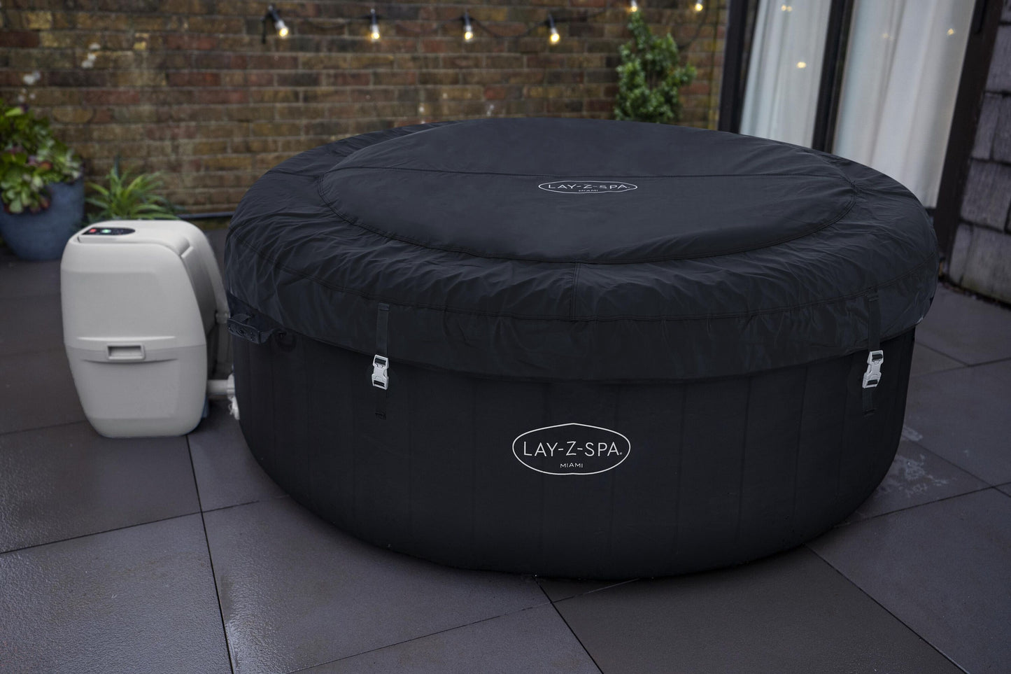 Bestway 1.80m x 66cm miami airjet (contents:one durable liner, one heater(220-240v), one filter, chemconnect, one inflatable cover, airjet system)