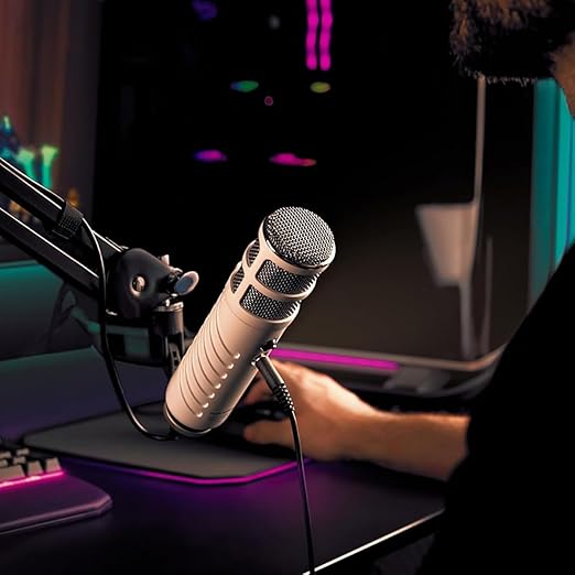 ميكروفون  RODE Podcaster ديناميكي  ميكروفون  أبيض