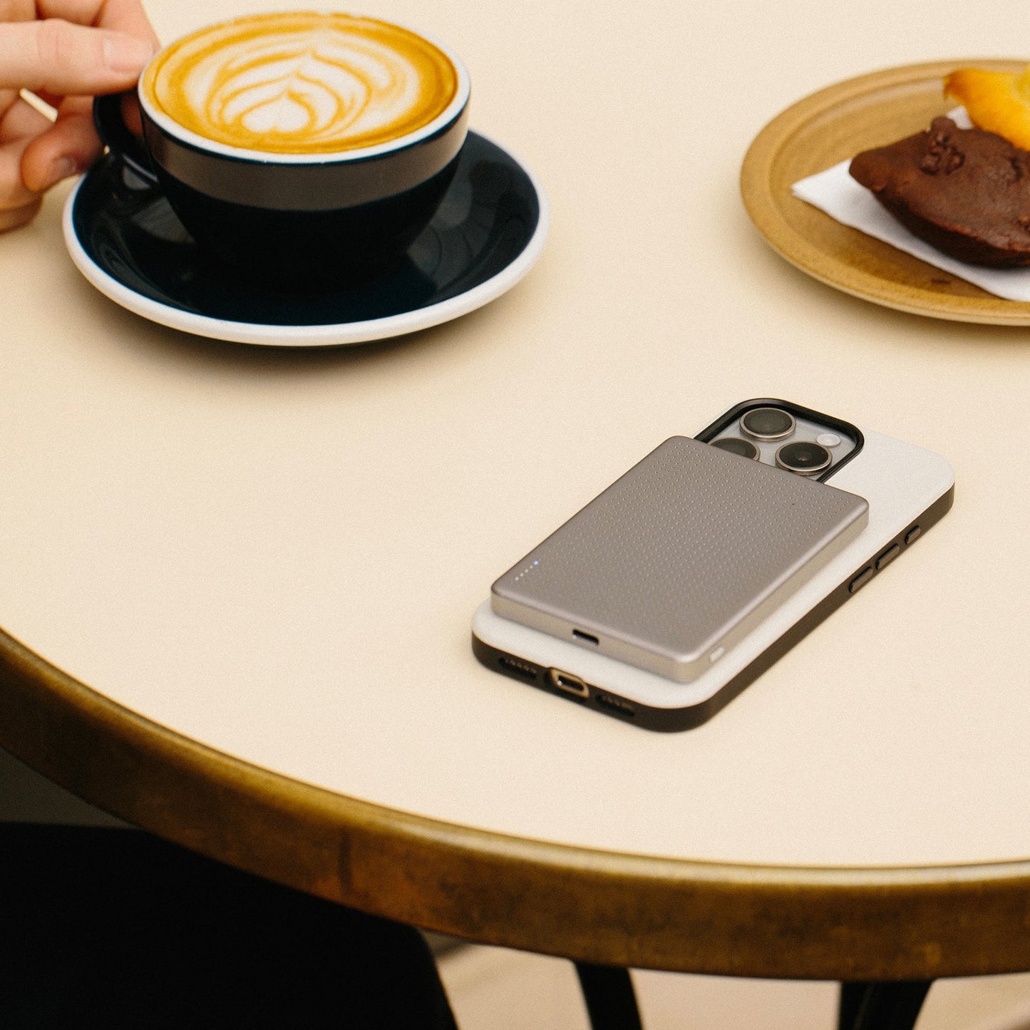 Native Union Active Magnetic Power Bank 5000mAh - Sand Stone