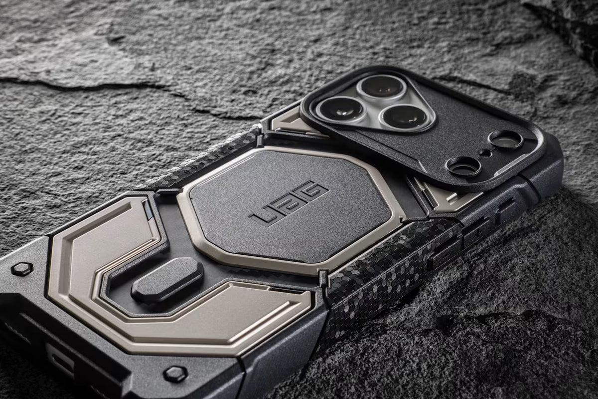 UAG Monarch Pro Magsafe Case for Apple iPhone 18 Pro/Apple iPhone17 Pro - Carbon Fiber