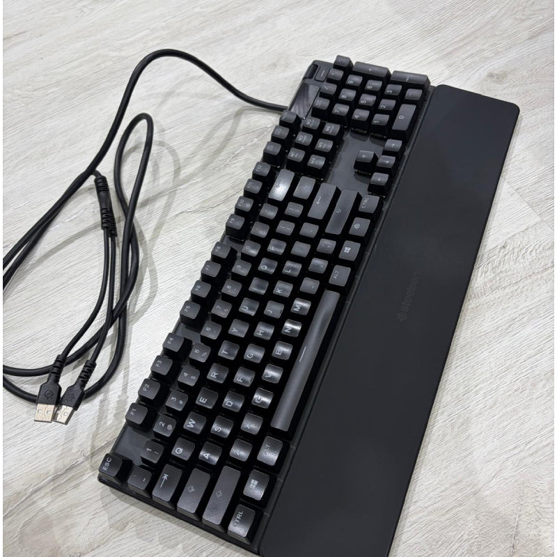 Pre-Owned SteelSeries Apex 7 (Red Switch) US Layout  - Wired / RGB / Black / Gaming keyboard