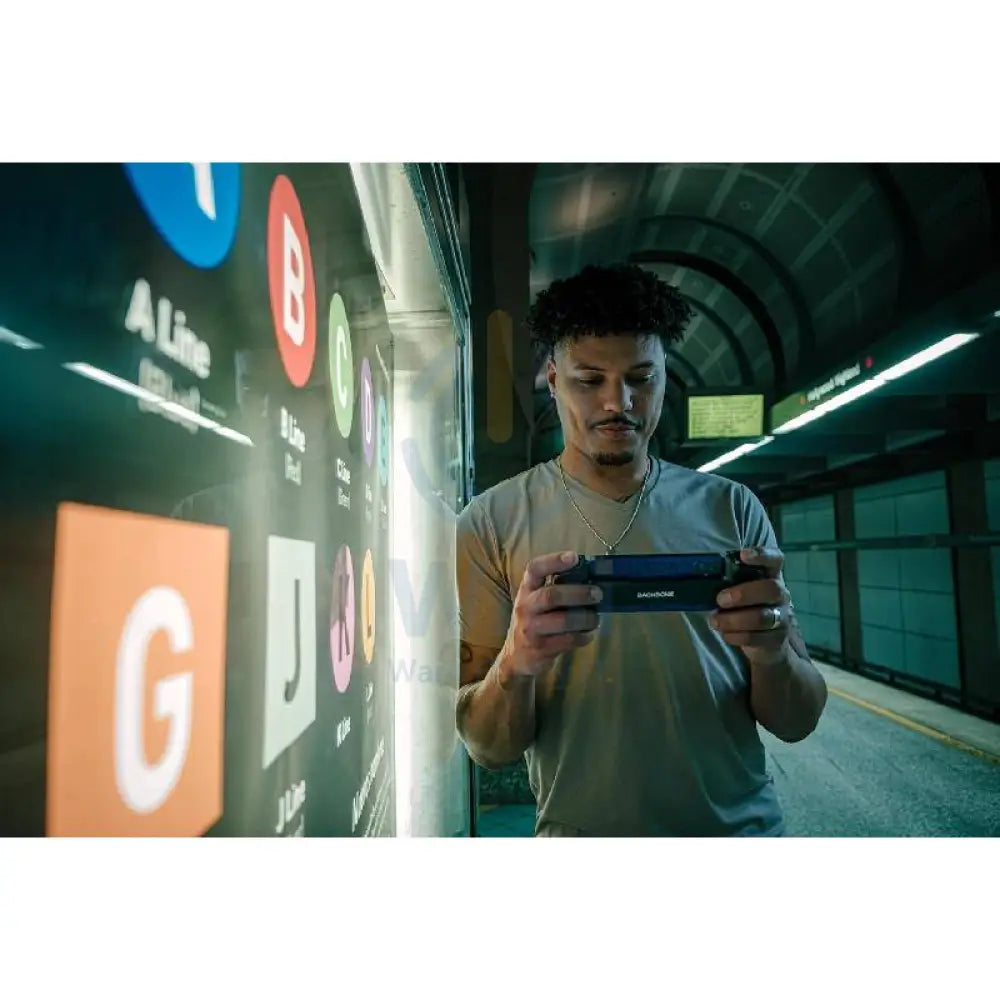 Backbone Mobile Gaming Controller - Wired / Black Accessories > Gaming Controllers