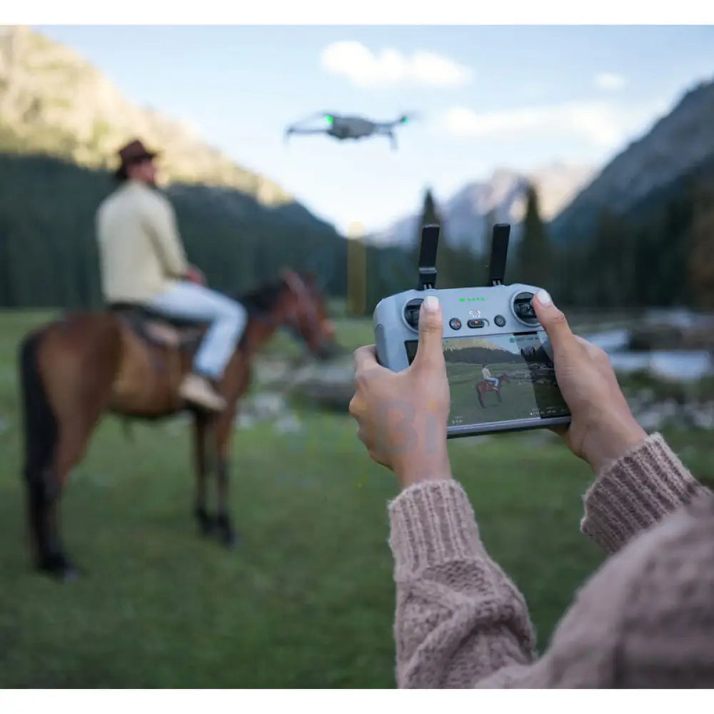 DJI Mini 4 Pro Fly More Combo Plus - 48MP / 4K UHD / USB / WiFi - Gray Smart Devices > Drones & Accessories