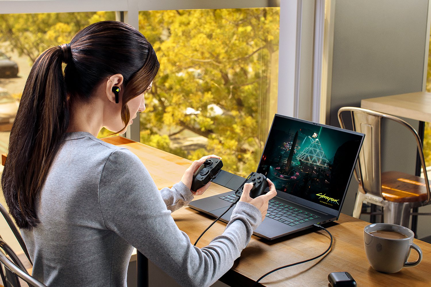 Razer Kishi V3 Pro Gaming Console Controller - USB-C / Black