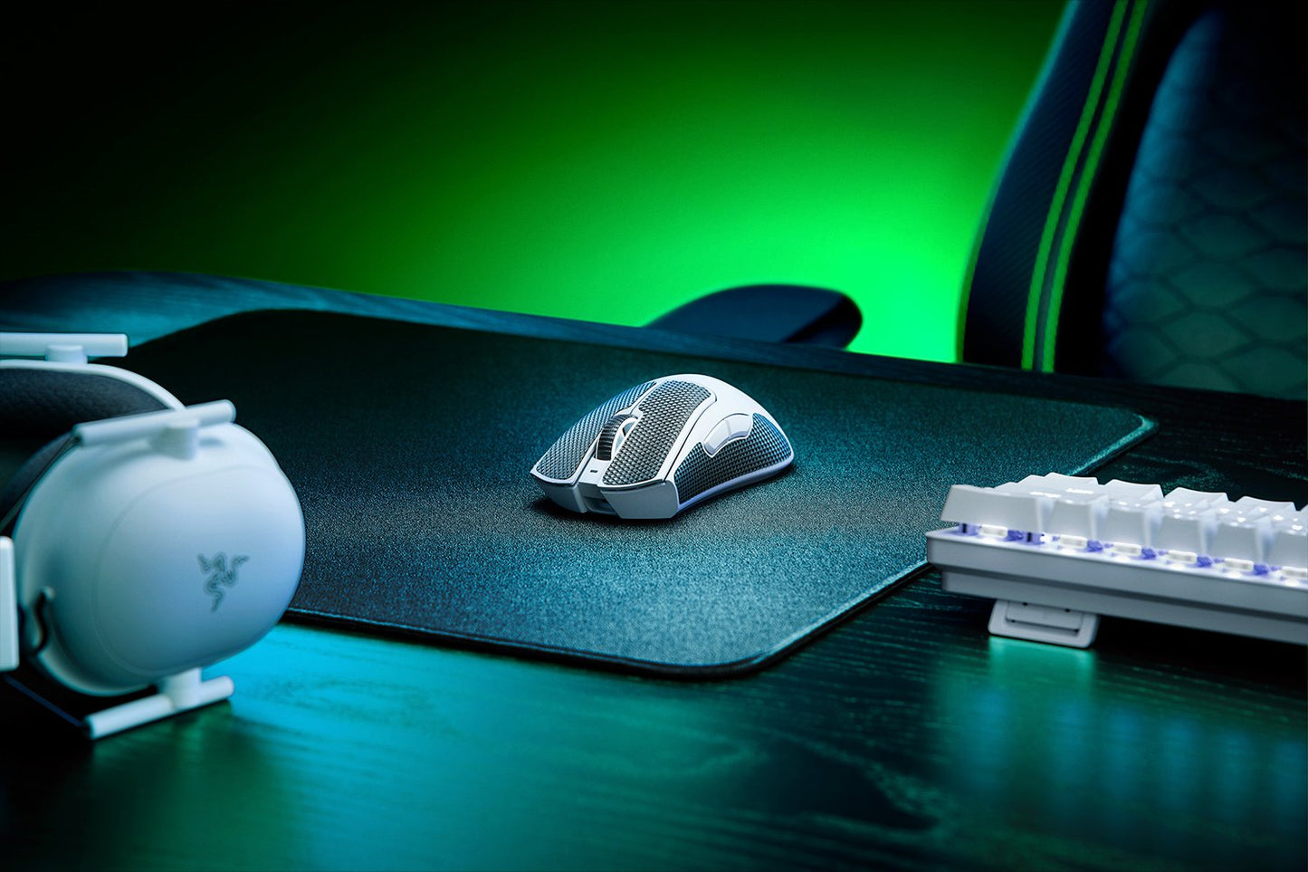 Razer DeathAdder V3 Pro Ultra-Lightweight Wireless/Wired Ergonomic Esports Mouse -White
