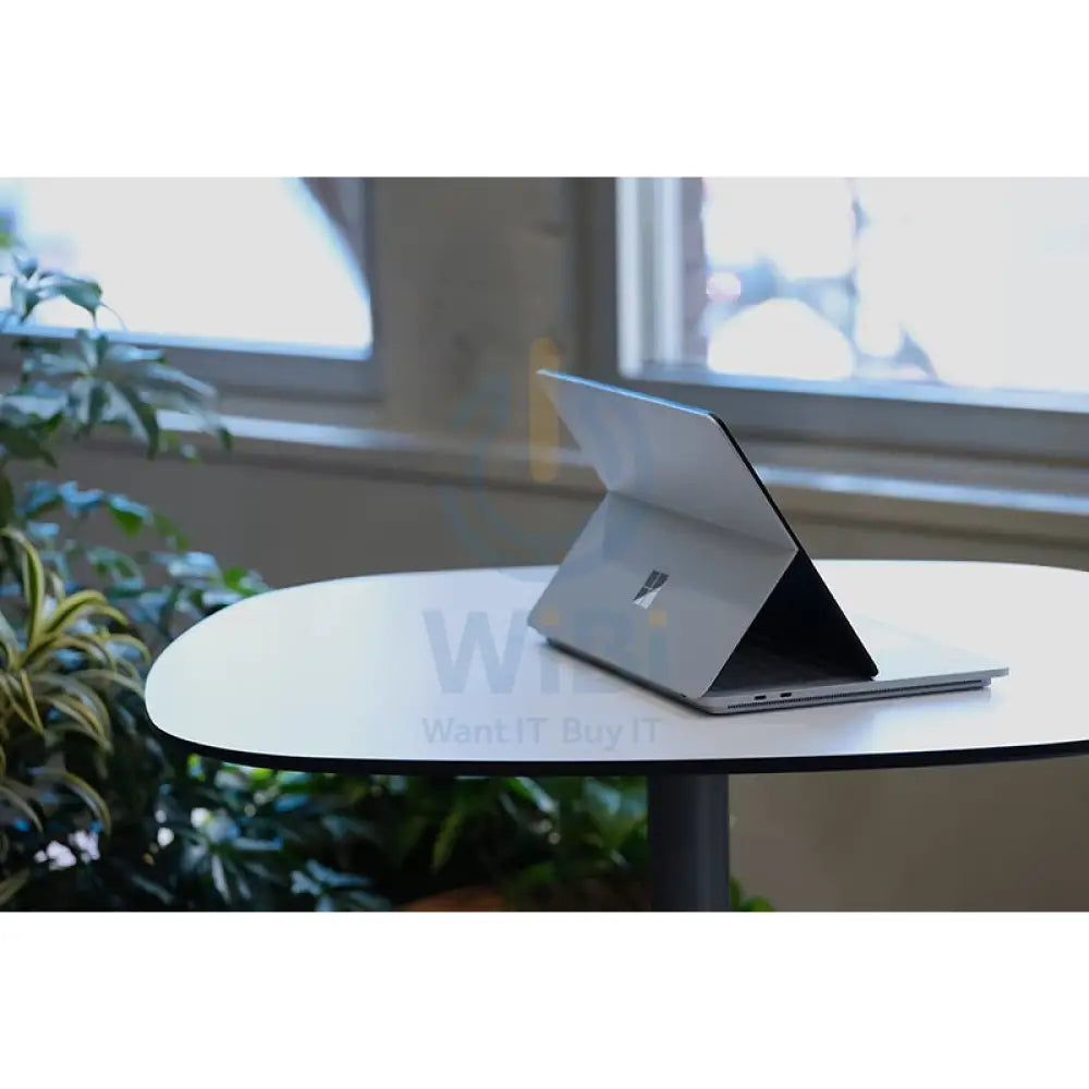 Microsoft Surface Laptop Studio - 14.4’’ MT / i7 / 32GB / 1TB SSD / 4GB VGA / Win 10 Pro / Platinum / Business Edition