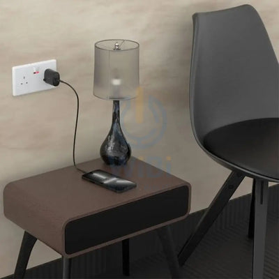 Pawa Solid Travel Charger 20W PD – Black Accessories > Power Adapters