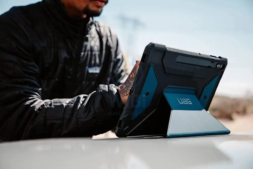 UAG Samsung Galaxy Tab S8 Plus/S7 Plus/S7 FE (12.4) Metropolis Case With Kick-Stand - Black Accessories > Mobiles &