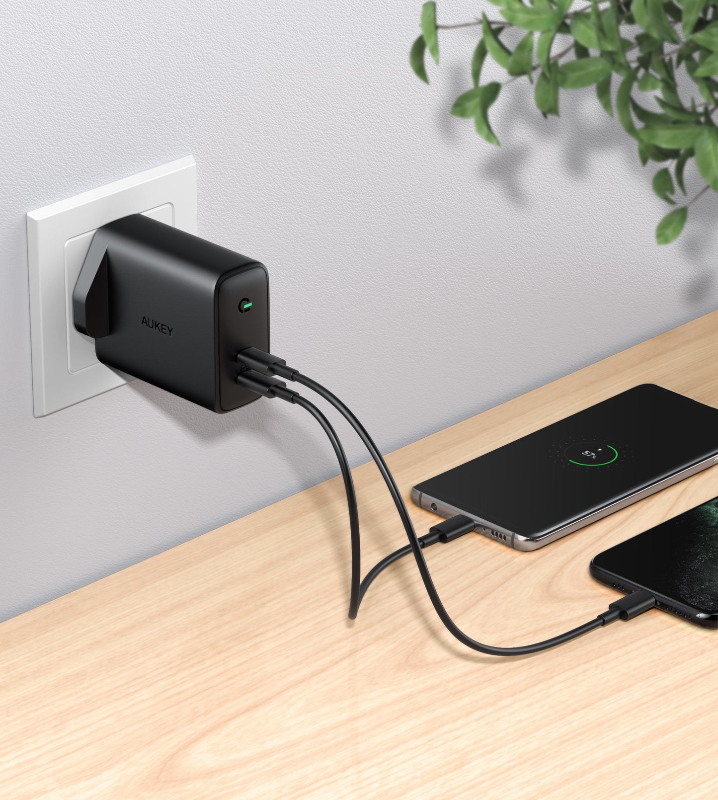 AUKEY Dual-Port Wall Charger with Dynamic Detect - 36W / USB-C / Black